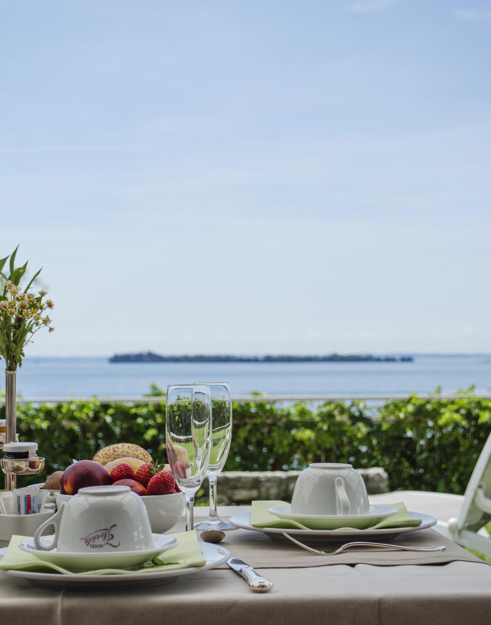 Hotel Villa Florida & Suite Apartments Gardone Riviera Luaran gambar